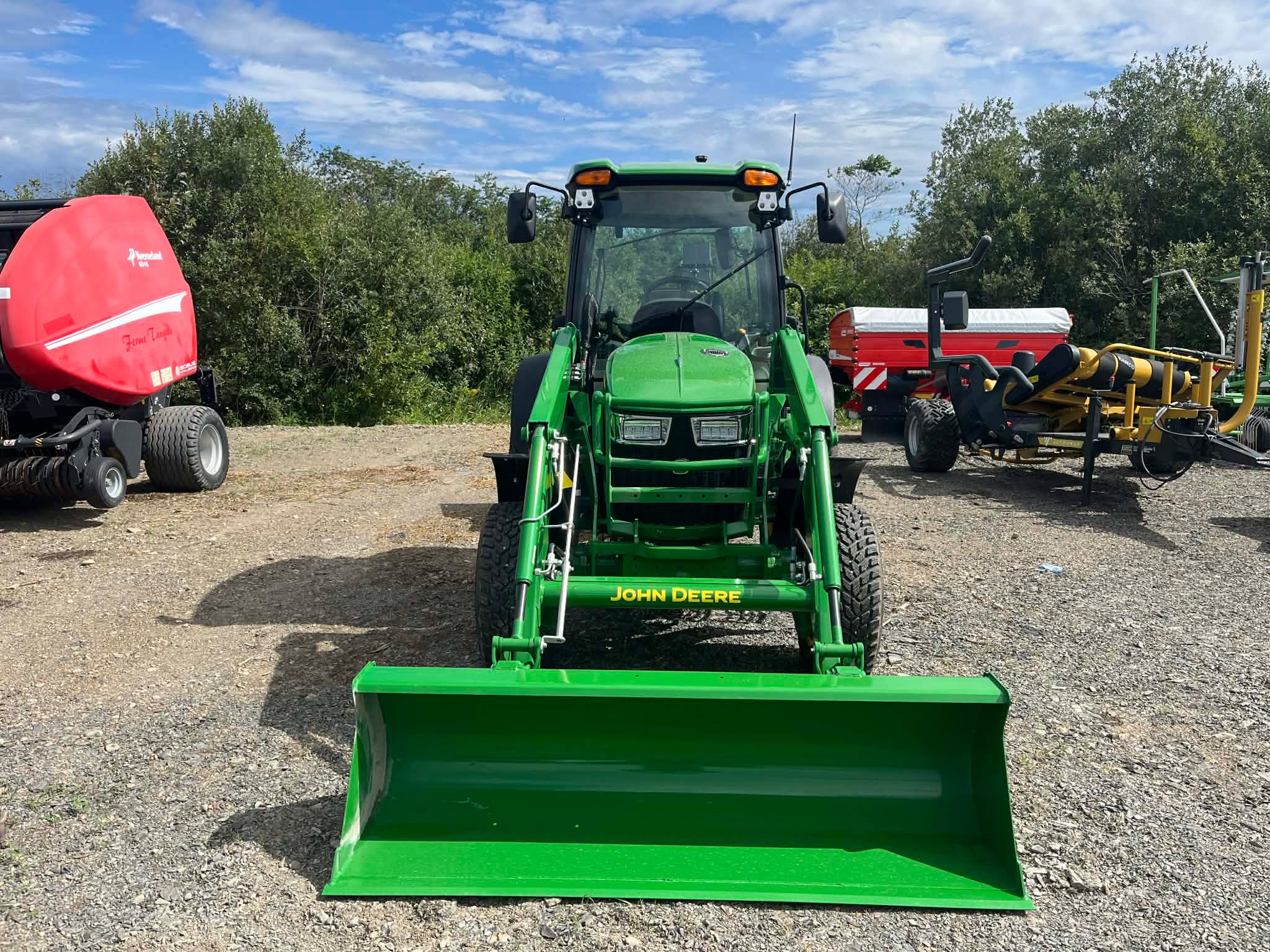 John Deere 4066R 2022 de Groupe FPF Multi Services inc.